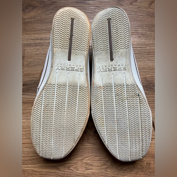 White Sperry’s - Picture 2 of 7